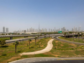 Modern Apartment Near DXB Airport Sleeps 4